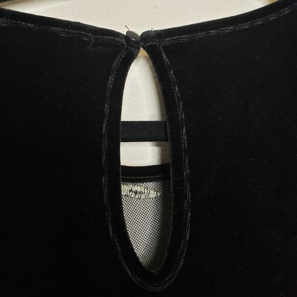 Pleione| Black Embroidered Mesh Velvet Blouse - Picture 5 of 10